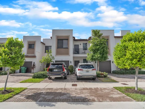 230 NE 208th Terrace #230, North Miami Beach, FL 33179