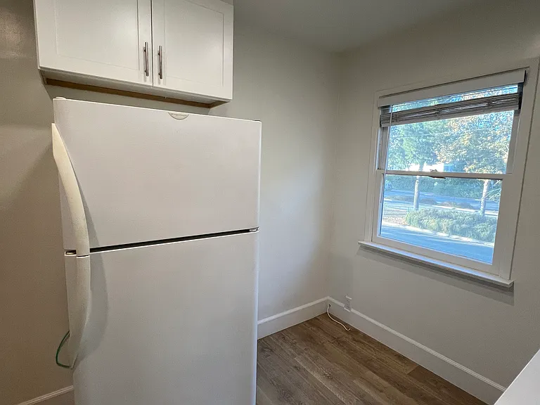 11662 Chandler Blvd — Photo 19