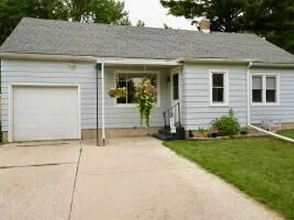 916 Clark STREET, Watertown, WI 53094