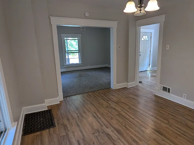 1447 Shriver Ave NE — Photo 11