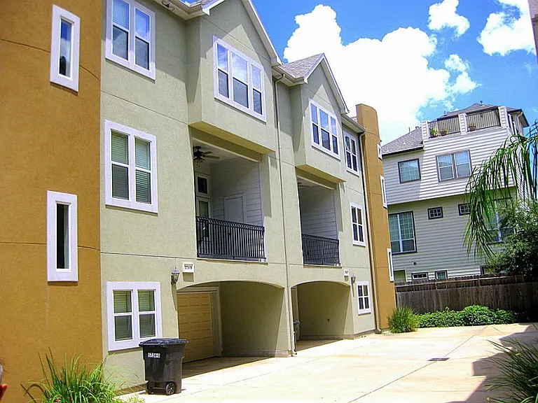 5734 Kansas St — Photo 1