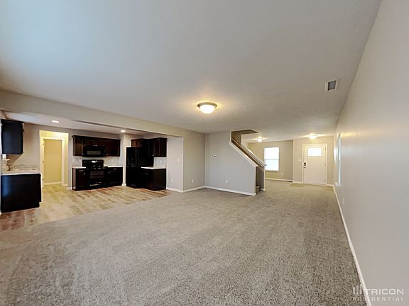 3rd image of 914 Olmsted Ct