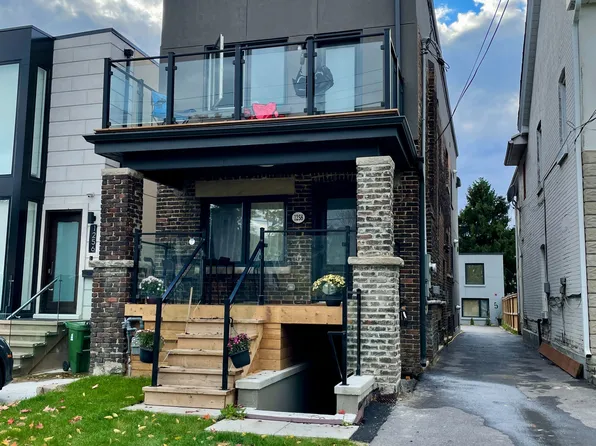 1258 Broadview Ave #4, Toronto, ON M4K 2T4