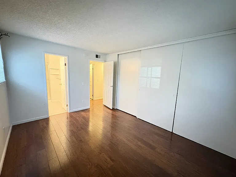 8555 Fairmount Dr #B205 — Photo 12
