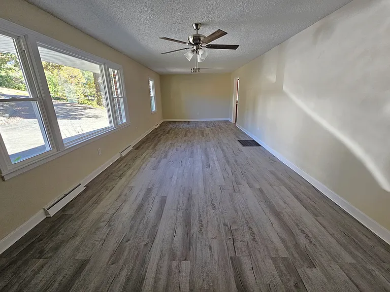 609 Memorial Drive Ext — Photo 6