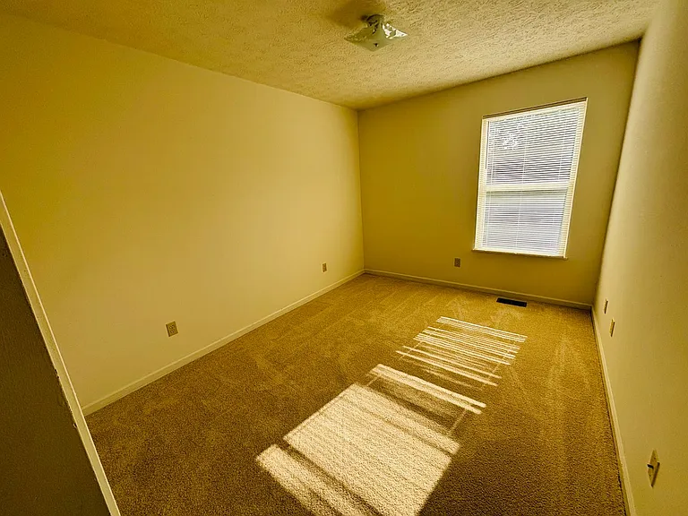 510 Craig St — Photo 4