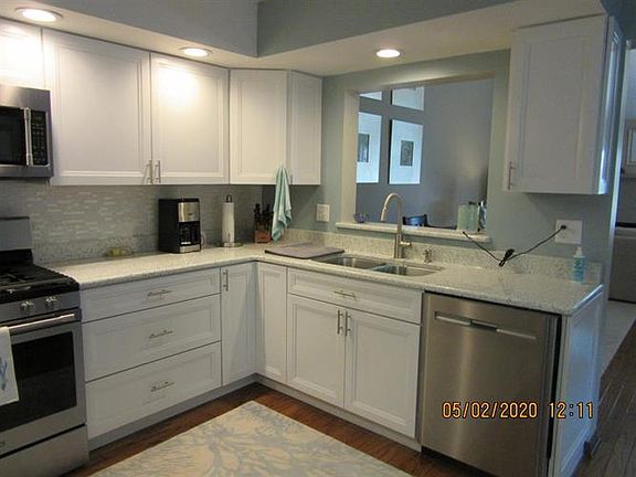 4th image of 2203 Bayview Dr
