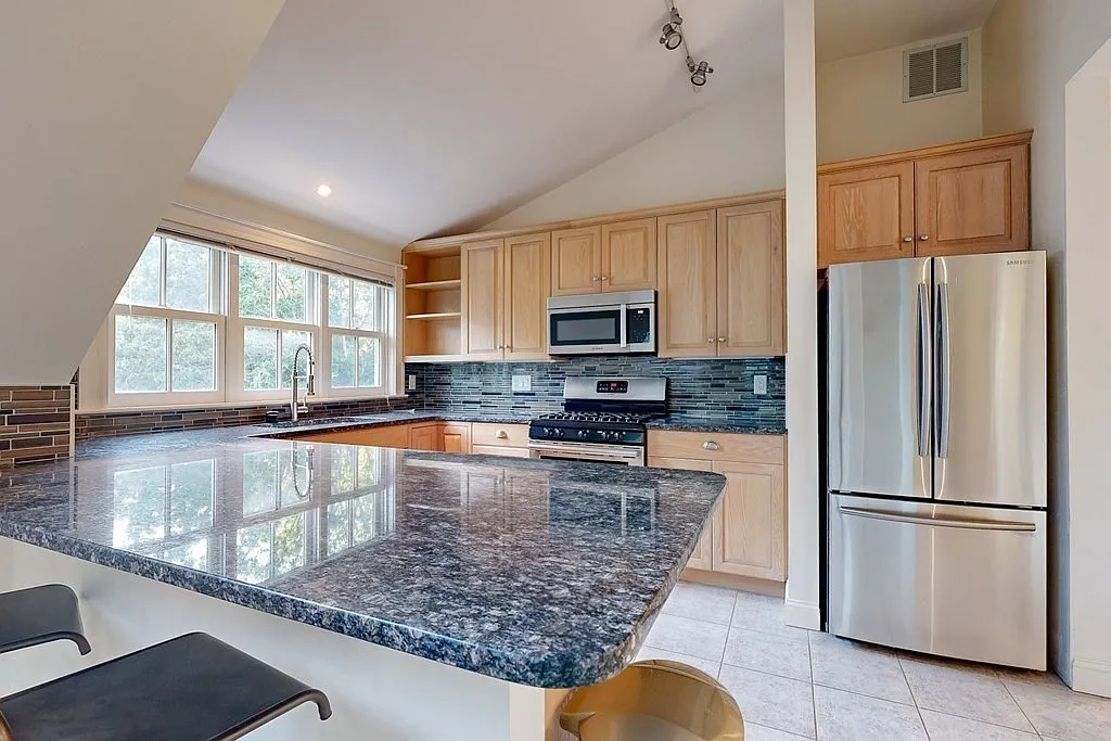 2 bed, 1500 sqft, $3,500 — Photo 4