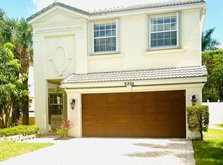 9205 Dupont Pl, Wellington, FL 33414