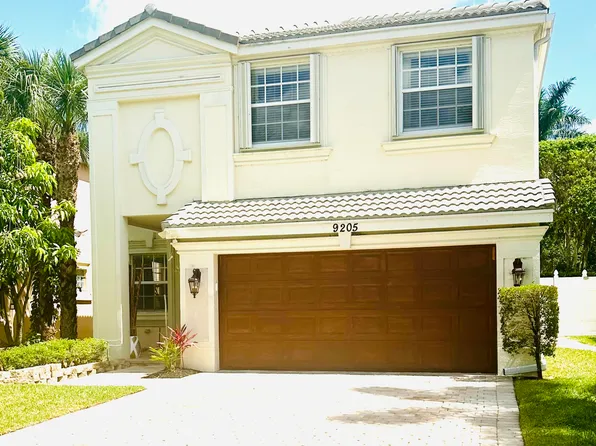 9205 Dupont Pl, Wellington, FL 33414