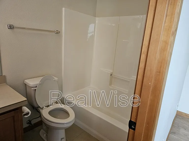 511 NE 84th Cir — Photo 21