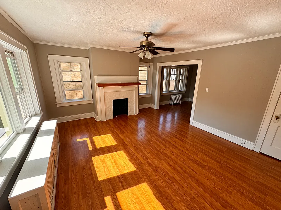 133 N Portage Path #4