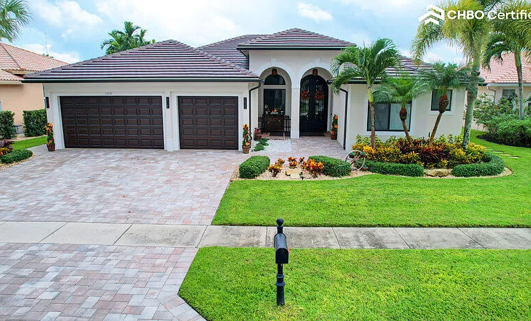 11618 Manatee Bay Ln — Photo 2