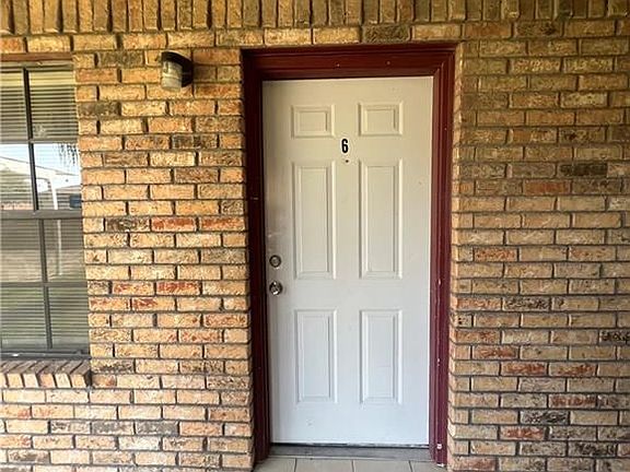 2nd image of 118 Gastel Cir #6