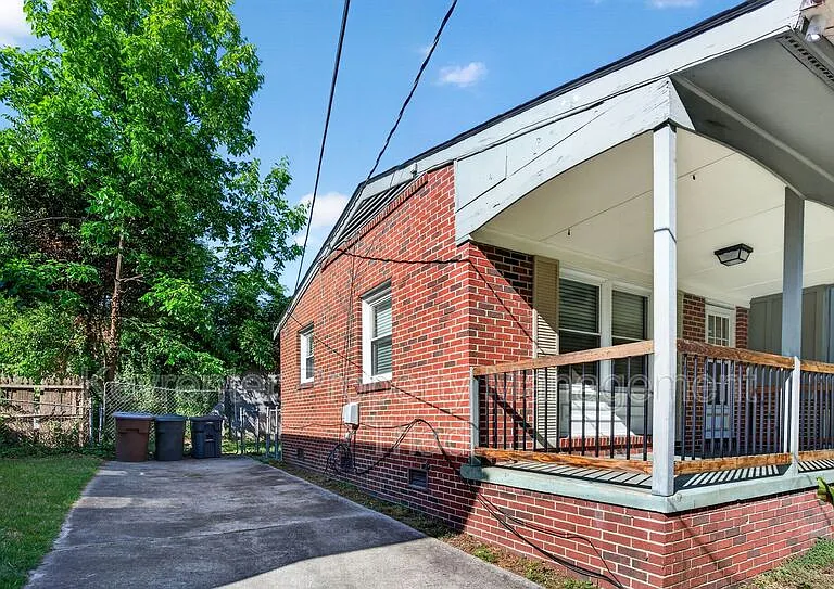 1821 W Meadowview Rd — Photo 33