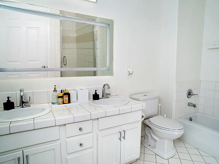 9610 Zelzah Ave #302 — Photo 16