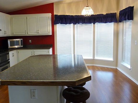 3rd image of 5770 Winfield Blvd Spc 38