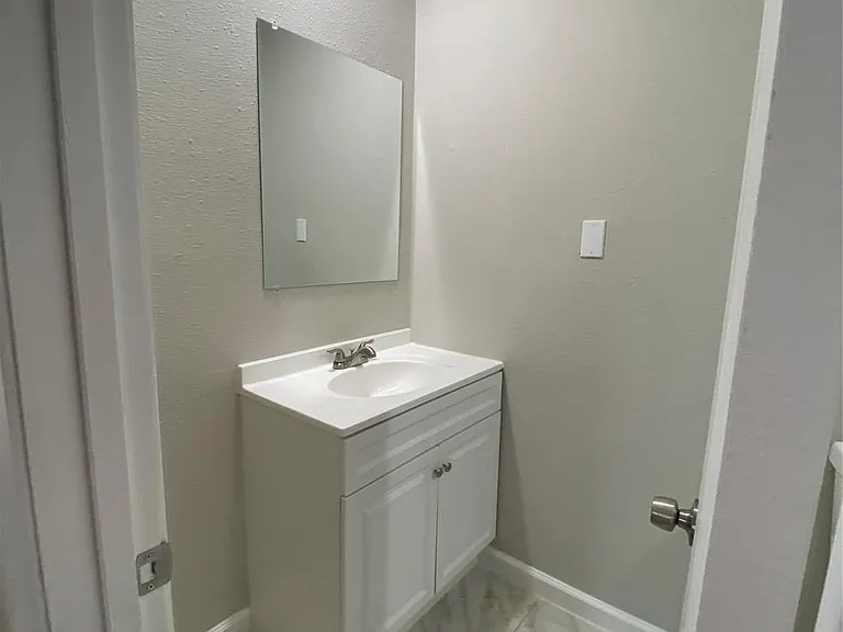 1105 Alice St — Photo 11