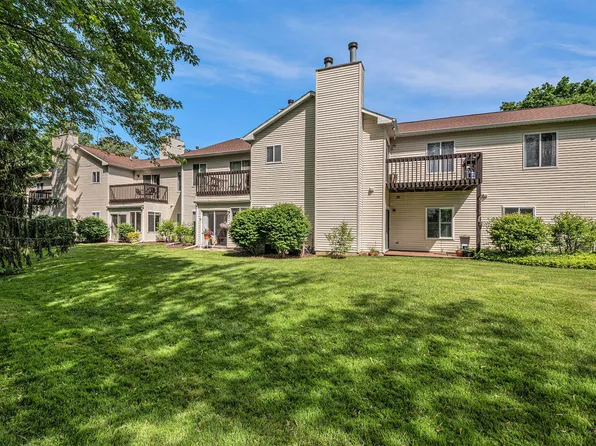 3156 Windcrest Ct NE #56, Grand Rapids, MI 49525