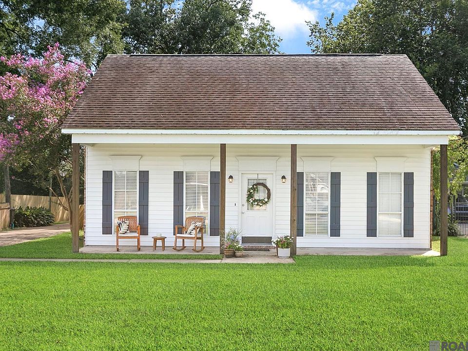 1st image of 18529 Red Oak Dr