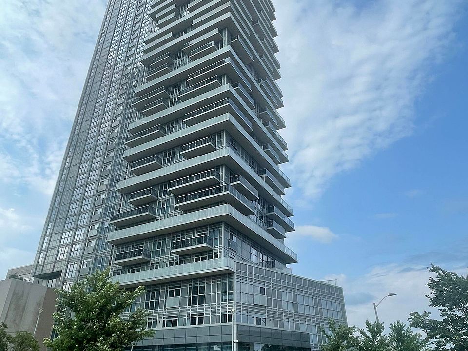 1st image of 225 Village Green Sq #2803