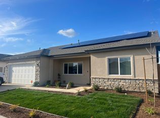 624 W Red Oak Ave S, Porterville, CA