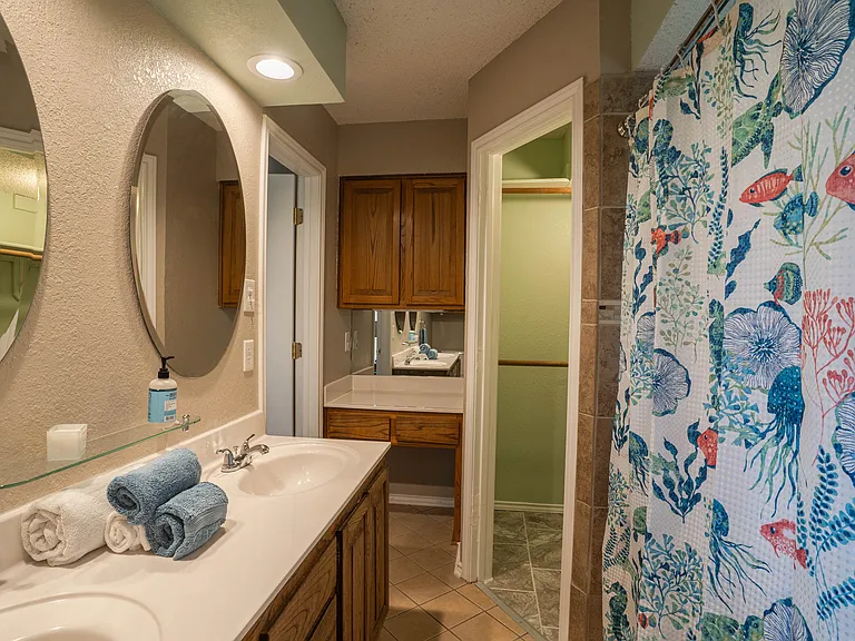 1429 Hall Dr — Photo 23
