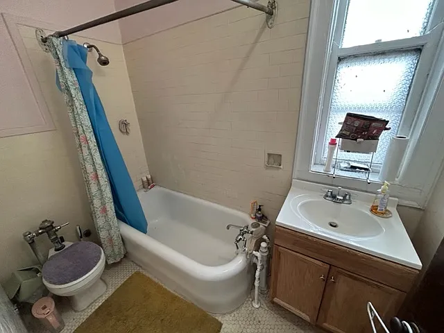 1154 W Lunt Ave #310 — Photo 12