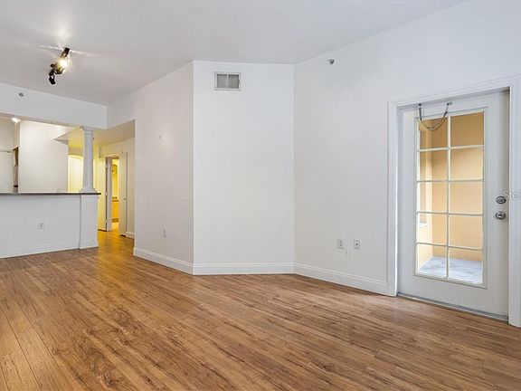 5th image of 200 4th Ave S Unit 127