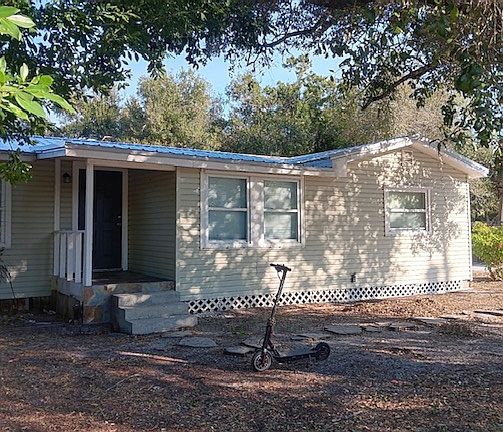 2nd image of 7587 Suncoast Dr