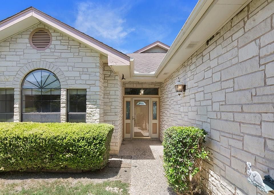 1st image of 530 Winding Way Ct