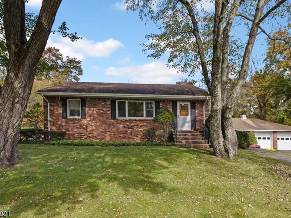 4 Corwin St, Roxbury Twp., NJ 07847