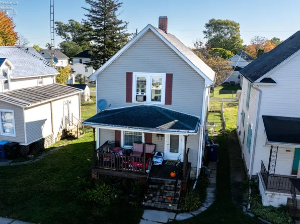 1227 White Ave, Fremont, OH 43420