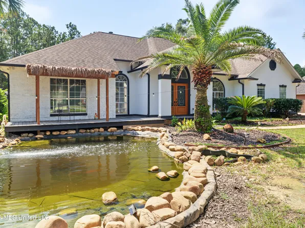 14158 Longwood Cir, Diberville, MS 39540