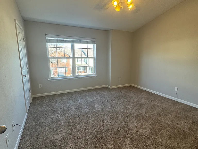 1916 Shaylin Loop — Photo 15