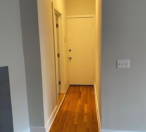 3rd image of 3851 N Southport Ave APT 3R