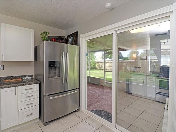 4th image of 7100 Orpine Dr N