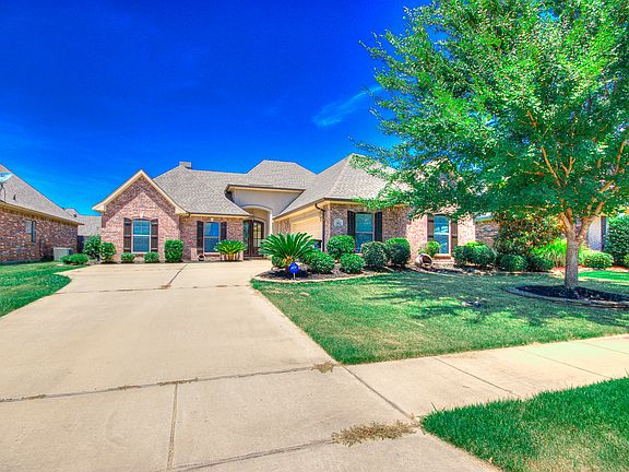 2nd image of 782 Hackberry Dr