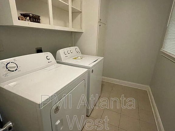 3rd image of 1715 Highland Pl