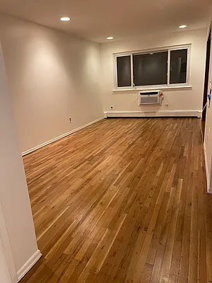 Rented by MQ Realty LLC | media 9