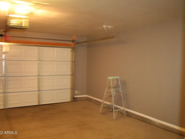 11207 W Hopi St — Photo 40