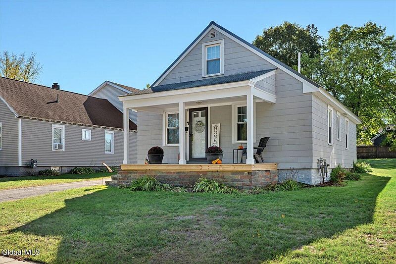 3rd image of 20 Terrace Avenue