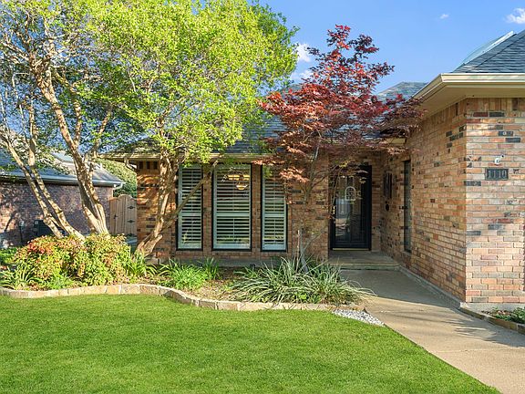 2nd image of 1110 Seminary Rdg