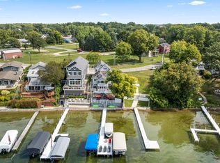 11247 N East Wawasee Dr, Syracuse, IN