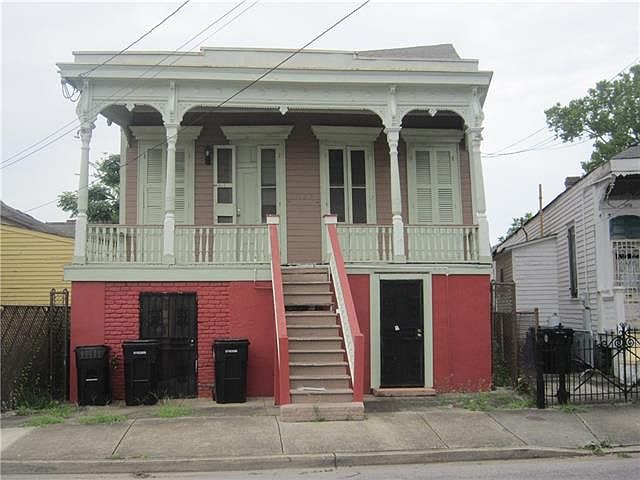 1st image of 1109 Marais St