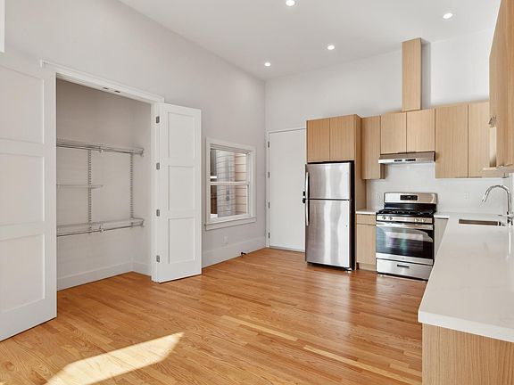 4th image of 1604 McAllister St APT 6