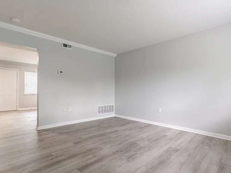 Carpenter Apartments — Photo 13
