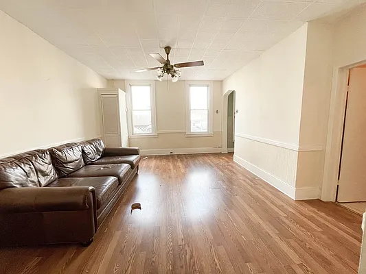 Rented by Ulas Real Estates Inc | media 34