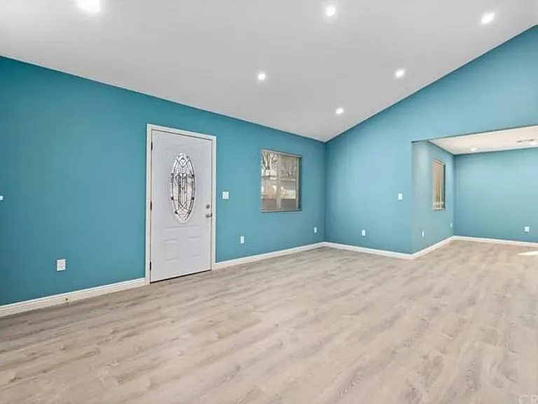 1326 W Ivesbrook St — Photo 3