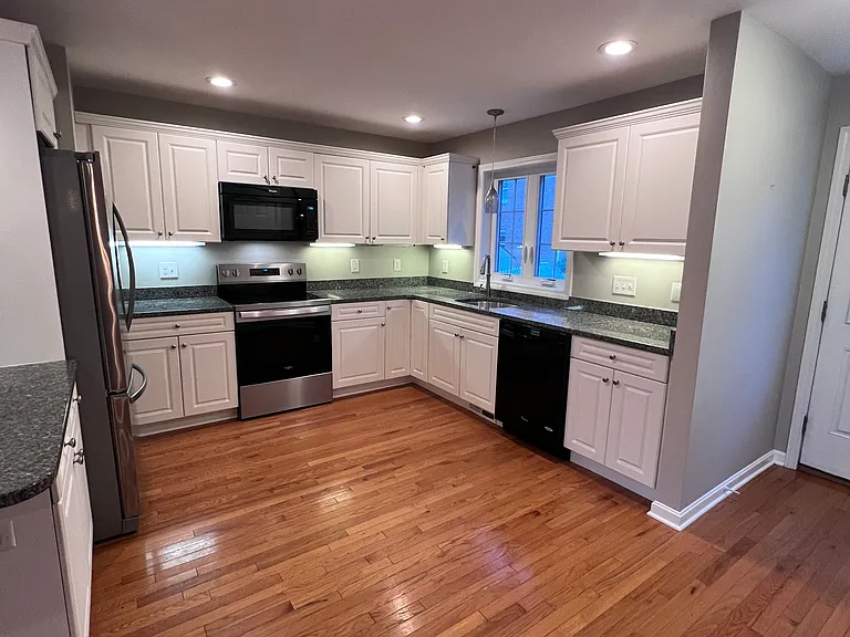 9C Englewood Ave — Photo 4
